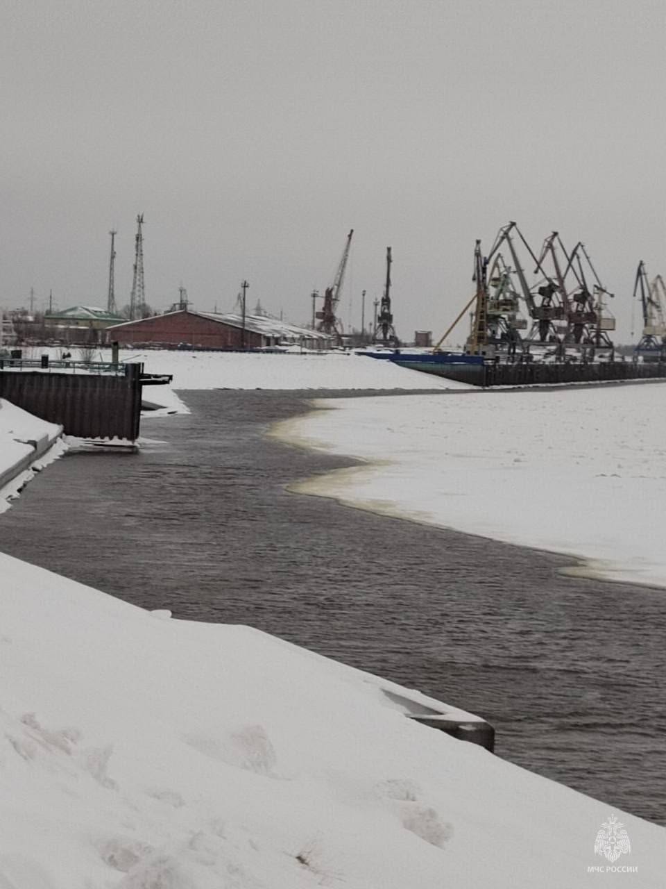 Спустя полгода: в Сургуте найдено тело мальчика, утонувшего в январе  Сотрудники окружного МЧС сообщили, что накануне в Оби неподалеку от ГCK «Нептун» было обнаружено тело утонувшего ребенка.  В результате проведенных мероприятий установлено, что найдено тело ребенка, 2017 г.р., провалившегося под лед 13 января 2025 г.,  - прокомментировали в ведомстве. ________ Sitv.ru