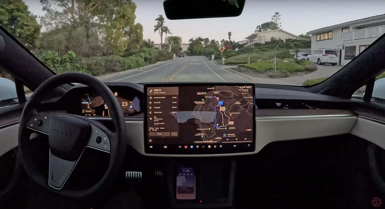 Tesla с середины февраля перестанет продавать систему автопилота FSD в своих машинах она будет доступна только по ежемесячной подписке сообщил Илон Маск TSLA На данный момент разовая покупка такой системы стоит 8000 а стоимость ежемесячной подписки составляет 99 jkinvest news jkinvest