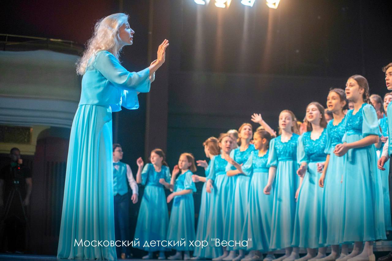 Московский детский хор показал блестящие результаты на международном фестивале в Гонконге. Он стал победителем в двух номинациях: «Детский хор» и «Современная музыка», а также вышел в финал и взял Гран-при. Всего в конкурсе участвовали 53 коллектива из шести стран.  «Поздравляю юных артистов и ваших педагогов с заслуженной победой!» — написал Сергей Собянин в своем телеграм-канале.