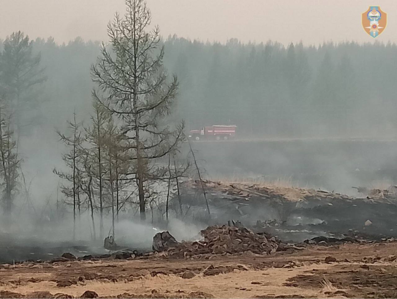 В районе Бурятии стало опасно дышать В Бурятии мониторинг атмосферного воздуха в населенных пунктах Баунтовского района показал значительное превышение предельно-допустимых концентраций вредных веществ. Так, по содержанию оксида азота ПДК превышена от 6,3 до 14,3, по оксиду углерода - в 1,3 раза, углерода - от 1,8 до 3,6 раз, мелкодисперсных частиц – в 1,8 раз. #Бурятия Подробности в «Номер один» Сообщить нам свою новость можно по кнопке: Письмо в редакцию