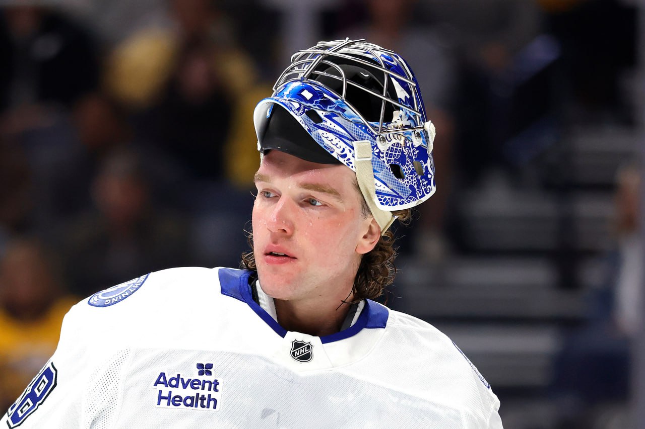 Василевский вошел в топ 3 российских вратарей по количеству побед в регулярках НХЛ Ранее Тампа победила Нэшвилл со счетом 5 2 россиянин отразил 18 бросков Для Андрея Василевского эта победа стала 333 й в регулярках голкипер сравнялся по этому показателю с Николаем Хабибулиным Среди российских вратарей впереди только Сергей Бобровский 434 и завершивший карьеру Евгений Набоков 353 Абсолютным лидером является Мартин Бродо 691 news matchtv Johnnie Izquierdo Getty Images Sport Getty Images