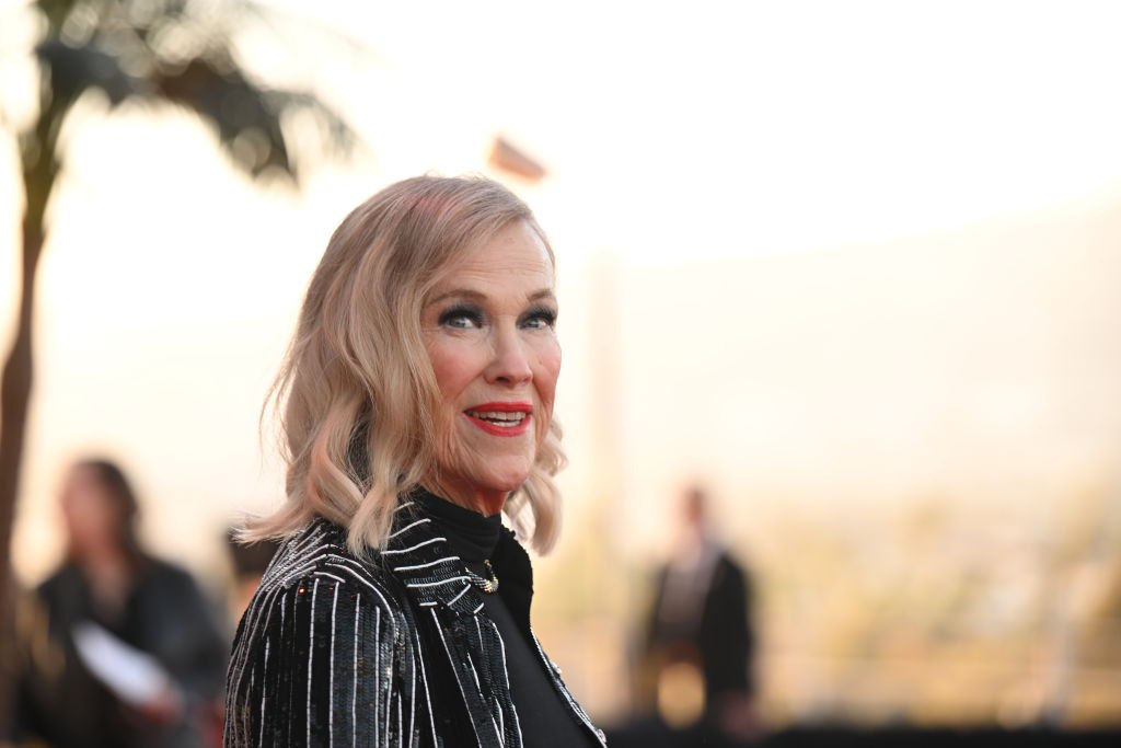 В возрасте 71 года умерла актриса Кэтрин О Хара звезда фильмов Один дома Битлджус и сериала Шиттс Крик Причины ее смерти пока не известны Больше новостей в Daily News