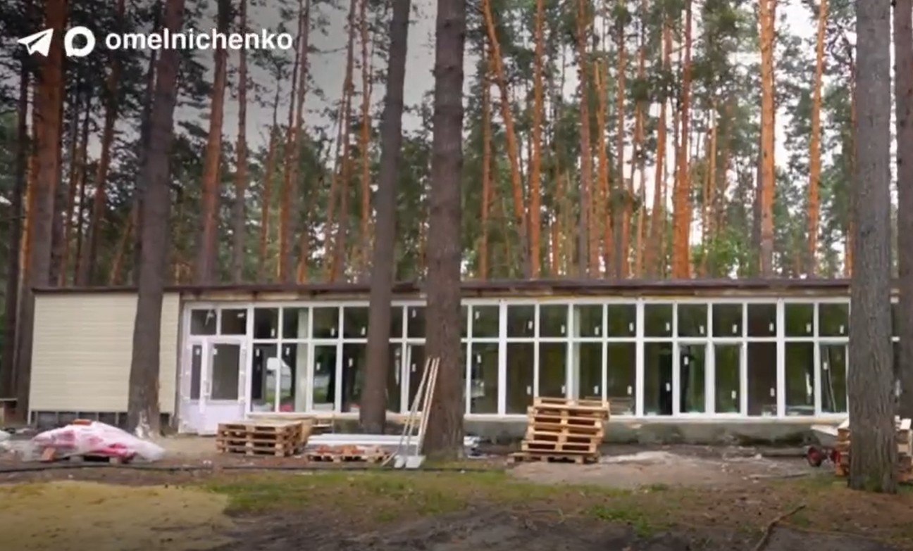 Детство должно быть счастливым а лето интересным заявил губернатор Мельниченко В этом году на организацию летней оздоровительной кампании мы выделили рекордную за последние 5 лет сумму почти 650 миллионов рублей Общество