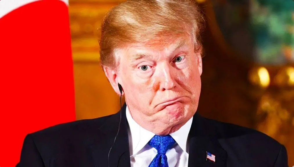 Трамп заявил что не стал бы платить 1000 за билет на первый матч сборной США на домашнем чемпионате мира по футболу Я не знал этой цифры Я бы хотел там быть но честно говоря платить за это не стал Я не видел цен но мне нужно будет заняться этим вопросом Если люди из Квинса Бруклина и все кто любит Дональда Трампа не смогут поехать я буду разочарован но в то же время это невероятный успех Я бы хотел чтобы люди которые голосовали за меня тоже смогли прийти на матч приводит слова Трампа The New York Post По сообщениям СМИ самый дешевый билет на первый матч сборной США который она проведет 12 июня в Инглвуде против парагвайцев стоит 1079