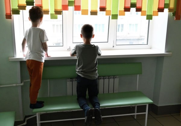 В кабмине объявили о направлении 1,8 млрд рублей на строительство больниц в регионах С таким заявлением на совещании с вице-премьерами выступил председатель правительства Михаил Мишустин. По его словам, в Орловской области возводят многопрофильный центр. Это делается в том числе с использованием бюджетных средств. В этом году на проект предусмотрено направить более 2 млрд рублей, в 2026-м — почти 1,3 млрд рублей. Подпишись на «Говорит Москва»