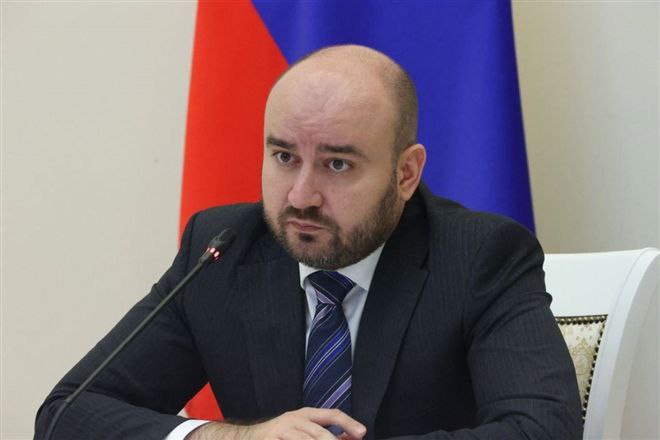 Губернатор Вячеслав Федорищев поручил решить проблему очистных сооружений в Хворостянке   В понедельник, 30 июня, губернатор Вячеслав Федорищев провел в открытом режиме традиционное оперативное совещание в областном правительстве. Оно было посвящено подведению итогов рабочей поездки регионального кабмина в Хворостянский район, а также рассмотрению обращений граждан.     Фото: Иван Макеев