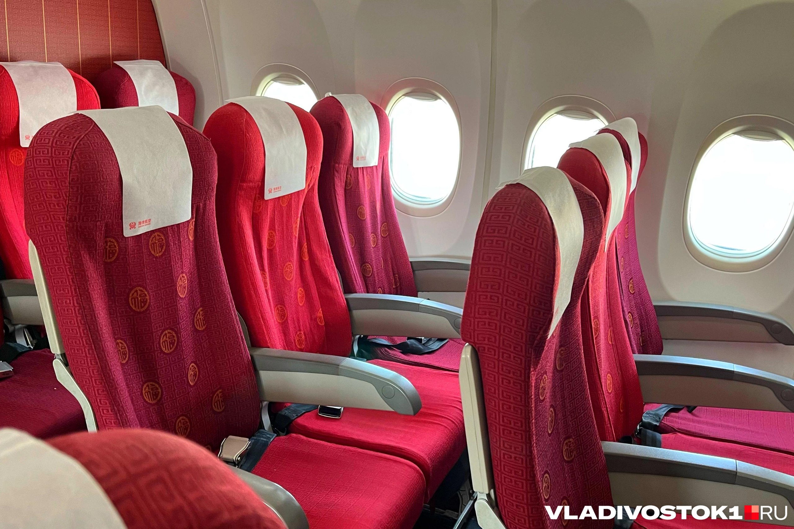 16 апреля перевозчик VietJet Air запустит прямой рейс между Владивостоком и вьетнамским городом Дананг Дананг крупный и очень популярный туристический курорт Вьетнама с большим количеством пляжей парков развлечений В то же время он считается менее перегруженным чем пользующийся спросом среди иностранных туристов Нячанг Расположен на побережье Южно Китайского моря а также имеет множество исторических достопримечательностей Подробности на сайте Подписаться в Telegram    Подписаться в MAX