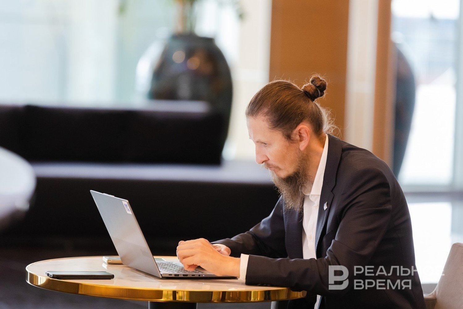 В Госдуме спрогнозировали маркировку человеческого контента через 5 10 лет Согласно прогнозам футурологов доля контента создаваемого человеком в будущем составит всего около 10 rv shorts