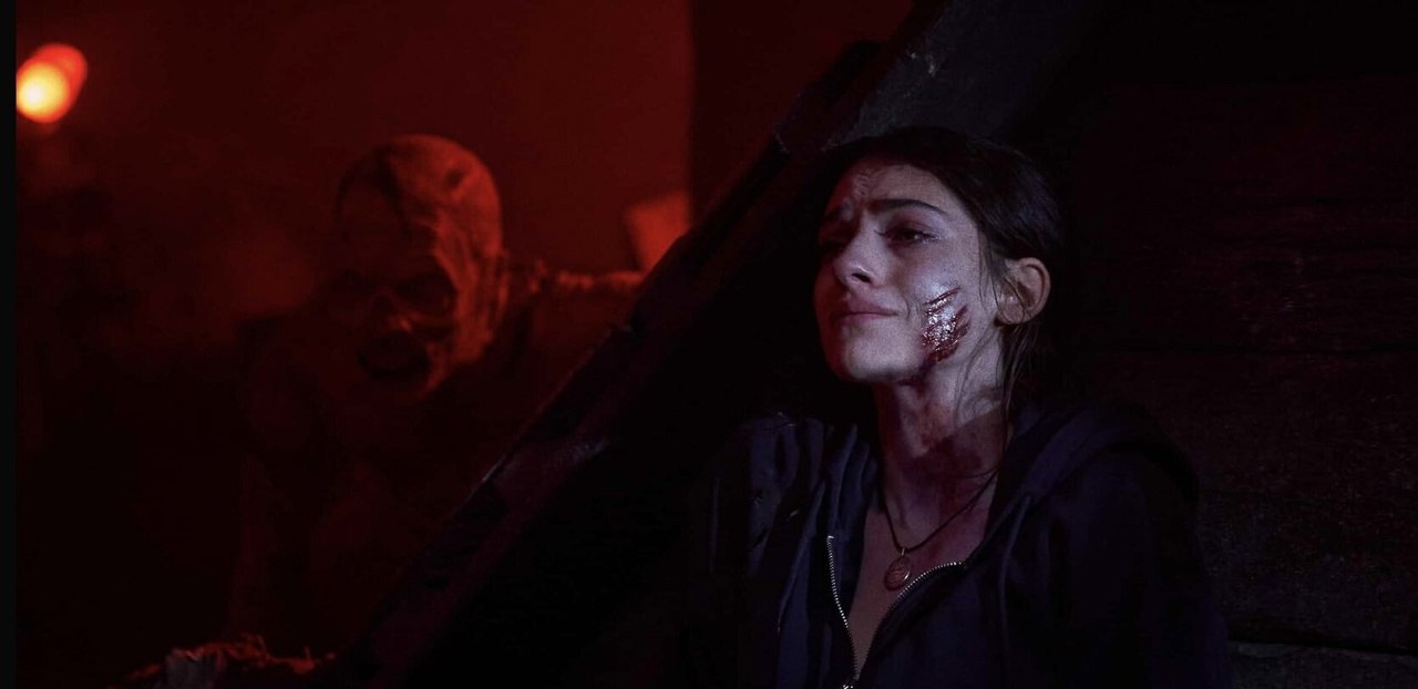 Sony организует марафон в честь релиза Until Dawn — зрители будут противостоять сну всю ночь 22 апреля в Лос-Анджелесе, Нью-Йорке, Сиэтле, Чикаго, Вашингтоне, Денвере, Атланте и Майами состоится событие для заранее выбранных участников. С 19:00 до 7:00 фильм будет демонстрироваться без перерывов. Заснул — покидаешь игру. Использование гаджетов и покидание зала без разрешения строго запрещены. Победители получат подарочные сертификаты и призы на сумму до 5000 долларов.