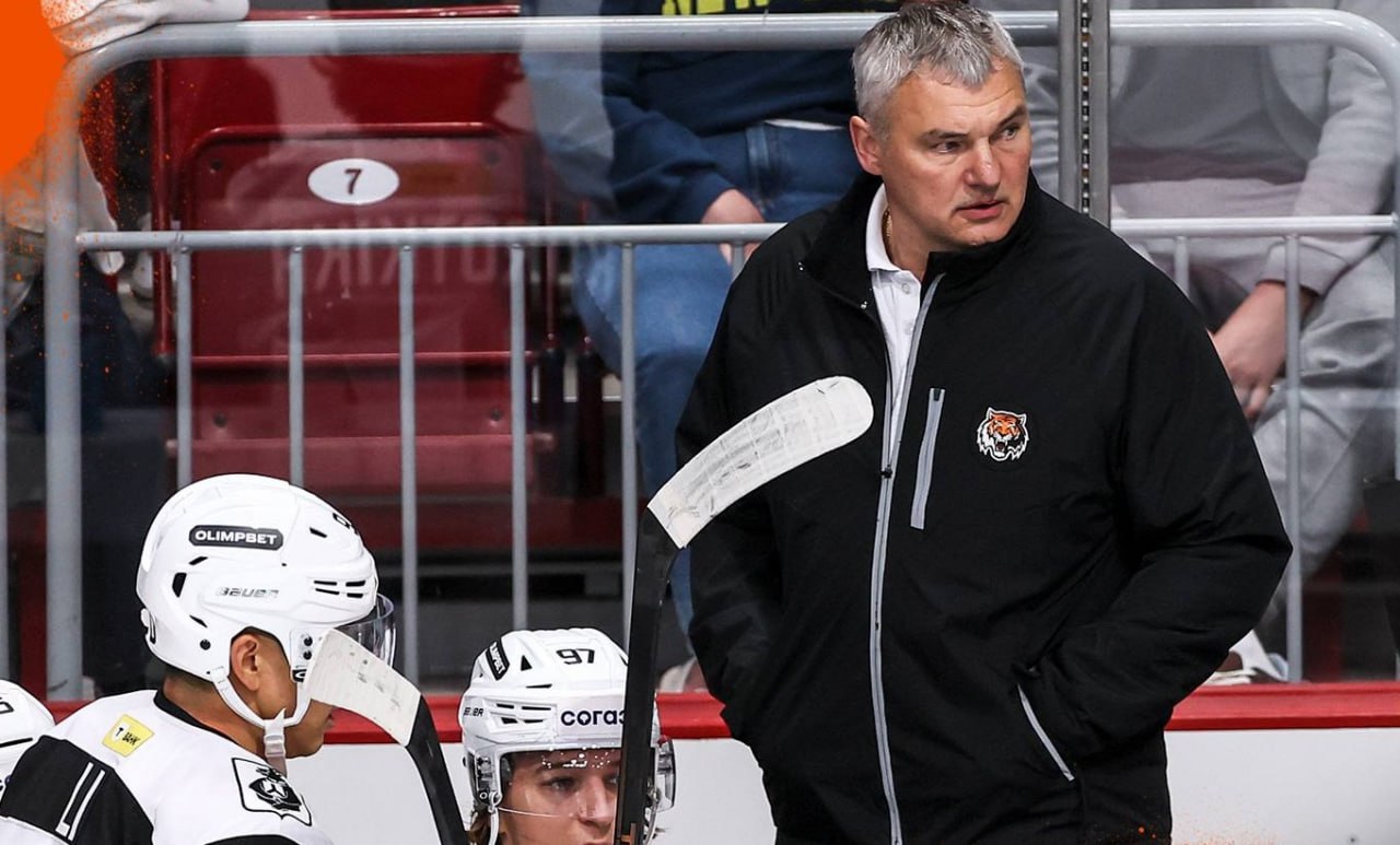 Амур лишился главного тренера из за вирусной инфекции У главного тренера Амура Александра Гальченюка после возвращения команды из Минска диагностирована острая вирусная инфекция Об этом сообщается в телеграм канале хабаровского клуба КХЛ Исполнять обязанности главного тренера в ближайших играх будет Александр Андриевский Амур проиграл пять последних матчей В нынешнем сезона Фонбет КХЛ Амур занимает девятое место в турнирной таблице Восточной конференции набрав 17 очков в 20 матчах Амур Подписаться на РБК Спорт