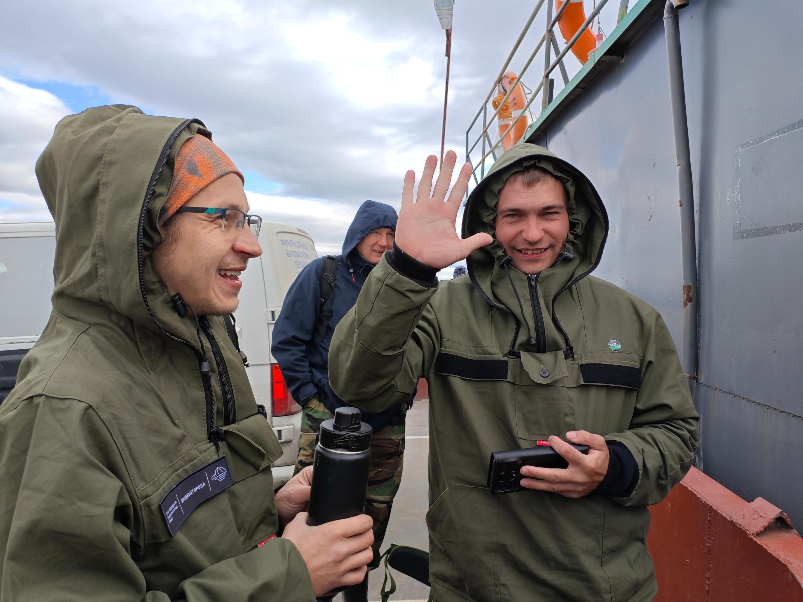 В «Ингилоре» стартовала смена «Зелёной Арктики» Целью волонтеров является очистка территории заброшенных геологоразведочных баз, оставшихся со времен активного освоения региона в XX веке. Волонтеры в течение двух недель будут трудиться на различных участках природного парка, перемещаясь от одного к другому вместе с полевым лагерем. Планируется очистка территорий баз геологов на Софроновском месторождении фосфоритов и на реке Немуръёган - очистка территории и помещений метеостанции у озера Большое Хадатаёганлор, включая распил крупногабаритного металлолома для последующего вывоза и демонтаж разрушенных зданий. Подробнее -