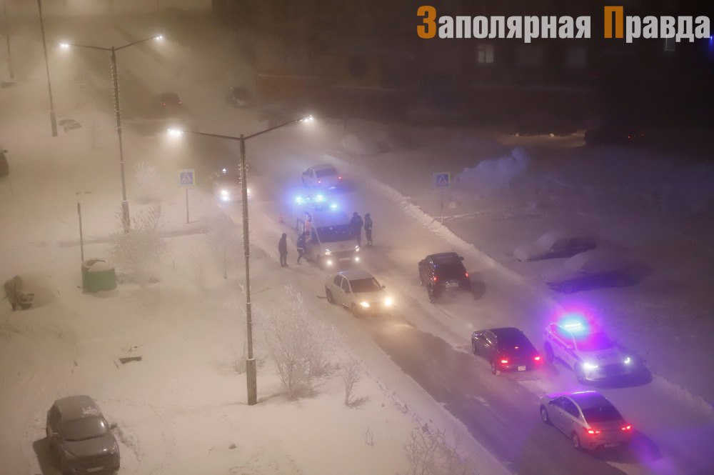 В ДТП на площади Металлургов пострадал ребёнок  Восьмилетнего мальчика на пешеходном переходе сбила иномарка.  ДТП произошло накануне вечером. На площади Металлургов 20–летний водитель Reno Logan сбил восьмилетнего мальчика, переходившего дорогу по нерегулируемому пешеходному переходу в районе дома № 8.  Подробнее читайте на нашем сайте.   #зпнорильск #заполярнаяправда #газетанорильск #норильск #талнах #кайеркан #оганер #новостинорильска   ВКонтакте     Telegram