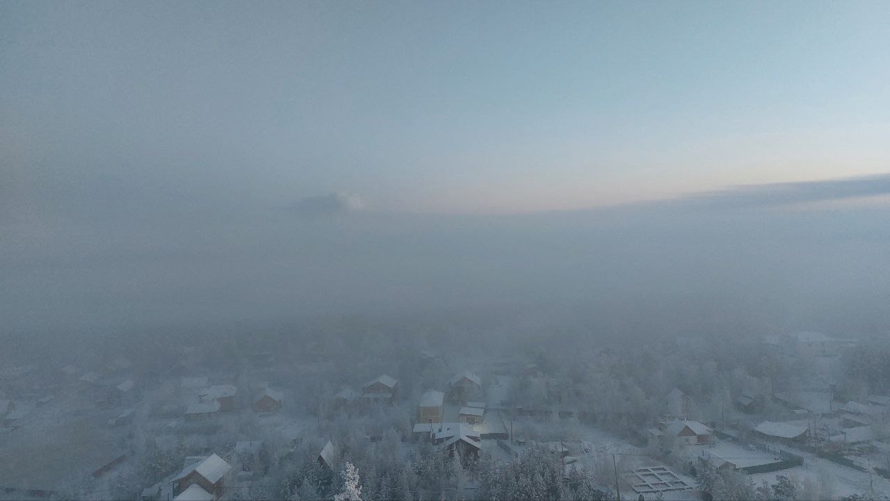 Якутск занял 7 строчку в рейтинге российских городов по уровню загрязнения атмосферы Об этом сообщается в телеграм канале Чистое небо 18 На первом месте Улан Удэ по данным на 7 января концентрация вредных веществ в воздухе составила 69 мкг м³ Это почти в два раза выше чем у ближайших городов в топ 10 Рейтинг десятки городов по качеству воздуха мкг м³ 1 Улан Удэ 69 2 Калининград 37 3 Уссурийск 37 4 Набережные Челны 34 5 Казань 22 6 Москва 17 7 Якутск 15 8 Йошкар Ола 14 9 Наро Фоминск 14 10 Липецк 14 YakutiaMedia l Новости Якутии