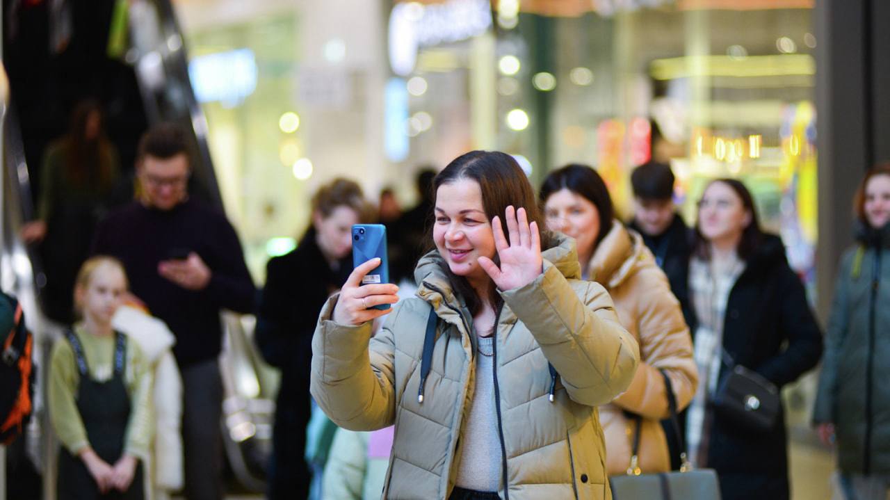 Можно ли вернуть деньги за недоступный мобильный интернет рассказал юрист В последние месяцы жители краевого центра столкнулись с серьезными ограничениями в работе мобильного интернета Это привело к тому что доступ к привычным онлайн сервисам был утрачен При этом как отмечают возмущенные абоненты мобильные операторы не спешат компенсировать средства за услуги которые люди оплачивают но не получают Прочитать статью полностью Подписаться на DVHAB Написать в DVHAB