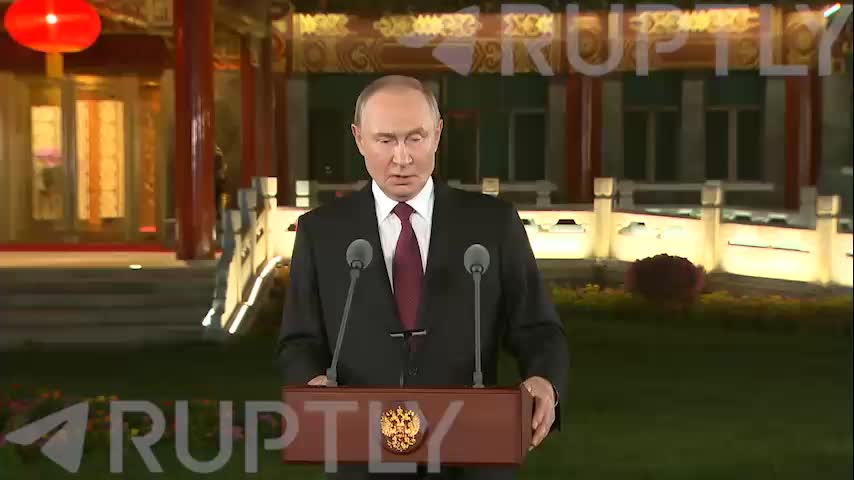 Путин: борьба за права людей важнее территорий