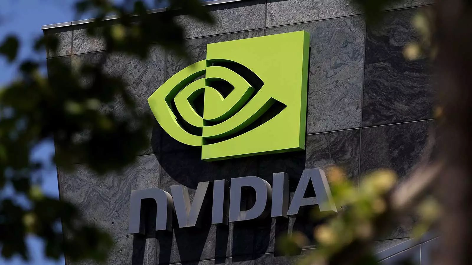 NVIDIA стала первой в мире компанией чья рыночная стоимость превысила 5 триллионов