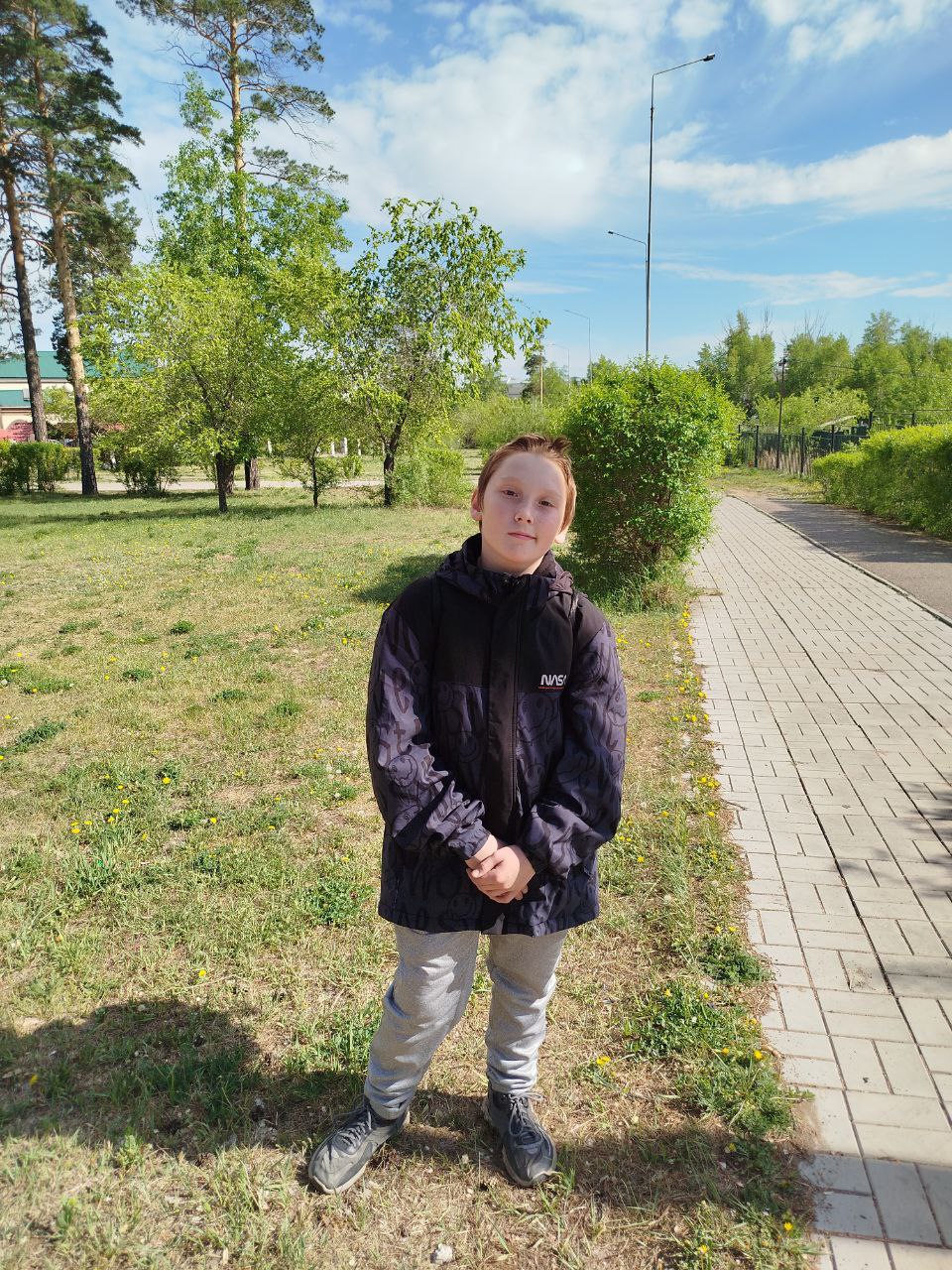 13-летний подросток ушёл из дома в Улан-Удэ и не вернулся Виктор Зоркальцев ушёл из дома по ул. Тобольская днём 3 июня и до сих пор не вернулся. Мама подростка написала заявление в полицию. Приметы: европейской внешности, на вид 14 лет, рост 148 сантиметров, среднего телосложения, светло-русые волосы, глаза серого цвета. Был одет: спортивный костюм светло-серого цвета, серые кроссовки. Известно, что мальчик ранее уходил. При наличии информации о пропавшем обращайтесь: 8 3012 43-02-02, 8 3012 29-24-20, 8 951 627-48-22 или 102.
