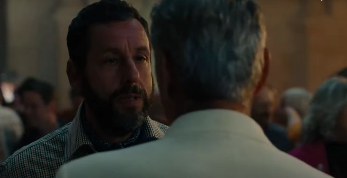 Джордж Клуни похвалил Адама Сэндлера за работу в фильме «Джей Келли». Он подчеркнул, что лента раскрывает комика как драматического актера. Я постоянно напоминал съемочной группе: не называйте его „Сэндмэном“. Не разговаривайте с ним так, будто он просто какой‑то чудаковатый комик. На самом деле он действительно прекрасный актер, — сказал Клуни. Картина режиссера Ноа Баумбаха расскажет про голливудского актера и его менеджера, которые отправляются в путешествие по Европе. В американский прокат комедия выйдет 14 ноября, 5 декабря «Джей Келли» появится на Netflix. Больше новостей — в Daily News