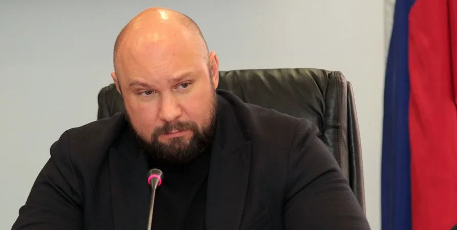Владимир Кошелев вступает в Единую Россию не комментируя выход из ЛДПР Депутат Госдумы от ЛДПР Владимир Кошелев подал заявление о вступлении в Единую Россию при том что еще на прошлой неделе упоминался на партийных ресурсах как глава самарского реготделения ЛДПР oboz info vladimir koshelev vstupaet v edinuyu rossiyu ne kommentiruya vyhod iz ldpr