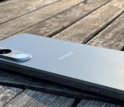 Android Headlines раскрыл цвета и характеристики смартфона Sony Xperia 1 VII Sony 13 мая представит новый флагманский смартфон Xperia 1 VII. Посмотреть на него можно уже сейчас, поскольку в сети появились официальные маркетинговые материалы. Их опубликовал ресурс Android Headlines. Читать далее