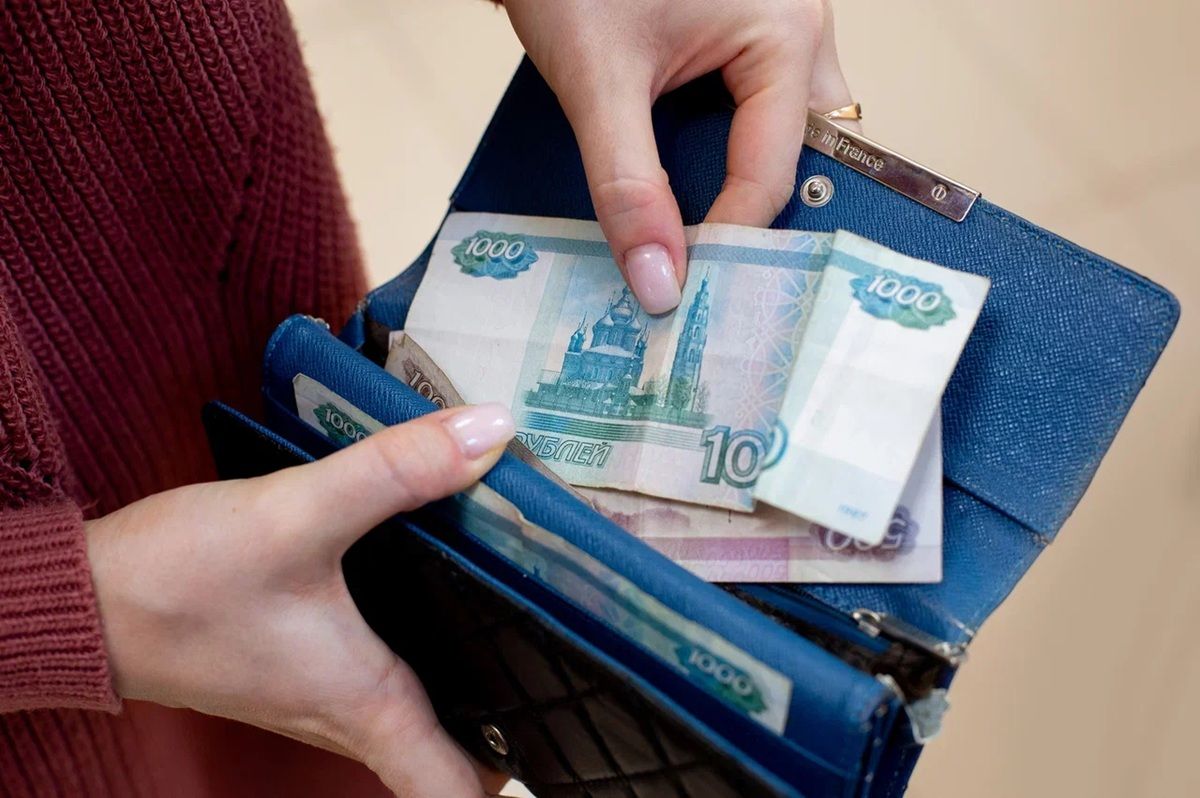 Стоимость патента для иностранцев повысили до 11 тысяч рублей в Калужской области   kaluganews ru fn 1776826 html По оценке разработчиков повышение стоимости патента позволит сократить поток мигрантов в регионе увеличить доходы областного бюджета примерно на 1 5 миллиарда рублей   Прислать новость Подписаться