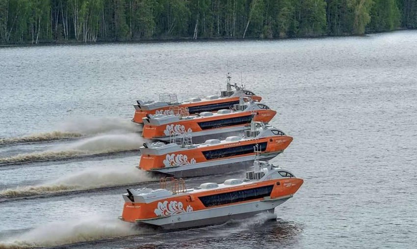 Регулярные перевозки на «Валдаях» в Семикаракорск и Багаевскую запустили из Ростова  С 9 апреля 2025 года СПК «Дон» начала регулярные перевозки пассажиров на судах «Валдай» в направлении города Семикаракорска и станицы Багаевской. Уровень воды в реке Дон позволил открыть маршруты и совершить первые рейсы, ранее уровень воды был ниже.   Рейсы отправляются регулярно от причала № 18 в Ростове-на-Дону. Расписание доступно на сайте компании.   Работа  Авто    Глэмпинг