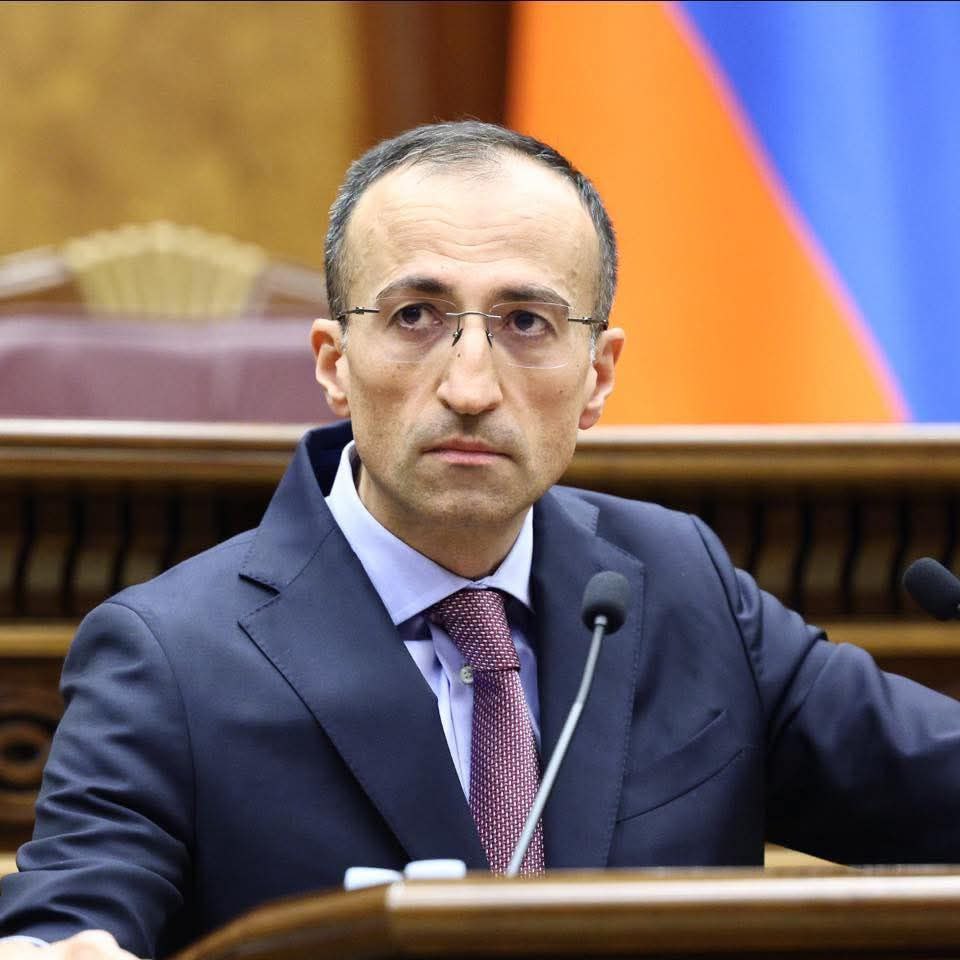Арсен Торосян слагает с себя депутатские полномочия Депутат уже подал соответствующее заявление спикеру НС
