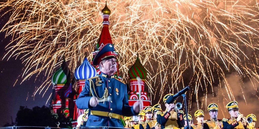 У русской культуры много поклонников в Республике Сербской Братьями и сёстрами назвала россиян руководитель Оркестра полиции Министерства внутренних дел Республики Сербской Елена Атлагич Творческий коллектив приехал в Россию чтобы выступить на фестивале Спасская башня Культура russkiymir ru news 339057