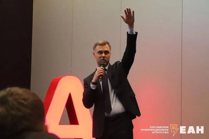 ЕАН Челябинск Бывший заместитель главы Челябинска Александр Астахов не смог выйти из СИЗО Областной суд оставил без изменения решение о заключении бывшего вице мэра под стражу Александра Астахова обвиняют в злоупотреблении должностными полномочиями Его задержали в конце марта сотрудники УФСБ По версии следствия Астахов организовал неправомерное и неэффективное использование бюджетных денег Ущерб муниципальному бюджету превысил 20 млн рублей Подписаться на ЕАН Челябинск в МАХ
