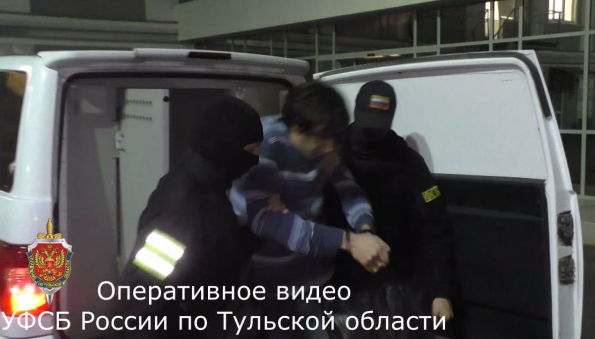 Житель Тулы получил 16 лет за помощь Украине 30 летний туляк собиравший данные о критической инфраструктуре по запросу украинских спецслужб приговорён к 16 годам колонии строгого режима Основные обвинения государственная измена и участие в террористической деятельности Сотрудники УФСБ задержали мужчину в ходе оперативных мероприятий Из этой колонии ему предстоит провести три года в тюрьме и ещё год под ограничением свободы Источник   newstula ru fn 1761142 html Прислать новость задать вопрос Подпишись на Telegram MAX