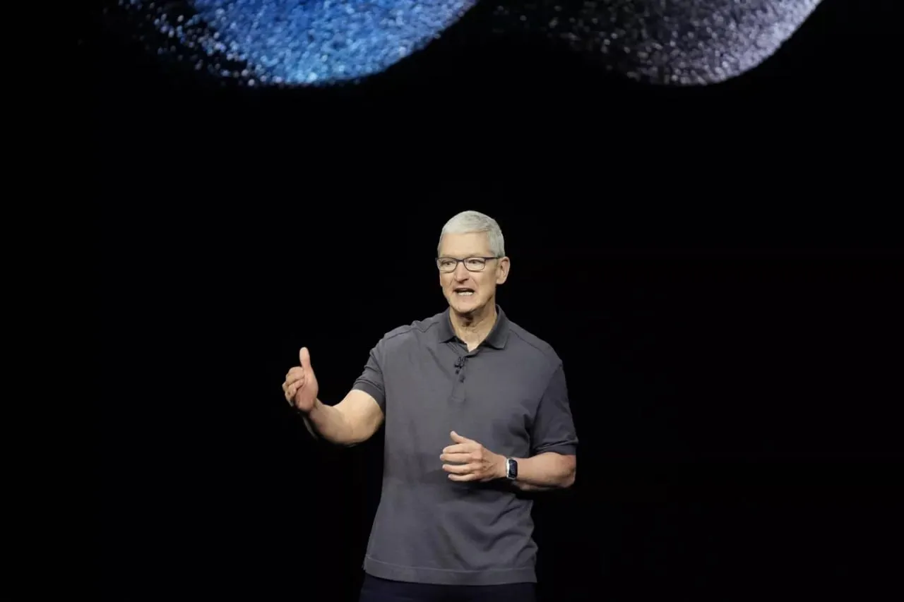 Тим Кук покидает пост гендиректора Apple его место займёт Джон Тернус Подписаться на РИА Новости