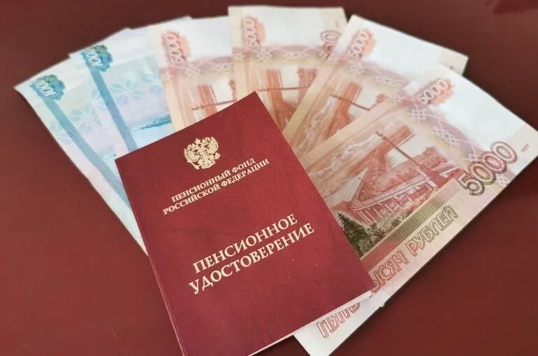 Пенсии для многодетных и работников села что нового Правительство России обновило правила подсчета стажа для назначения страховых пенсий Отныне периоды ухода за детьми до 1 5 лет учитываются полностью без ограничения на шесть лет Это положительно отразится на пенсиях родителей пятерых и более детей Кроме того внесены изменения в подсчет стажа для работников сельского хозяйства Теперь при расчете будет учитываться весь период воспитания детей до 1 5 лет что увеличит шансы на получение доплаты к страховым пенсиям пенсии многодетные сельскоехозяйство новостиПетербурга Piter News 24 Подписаться
