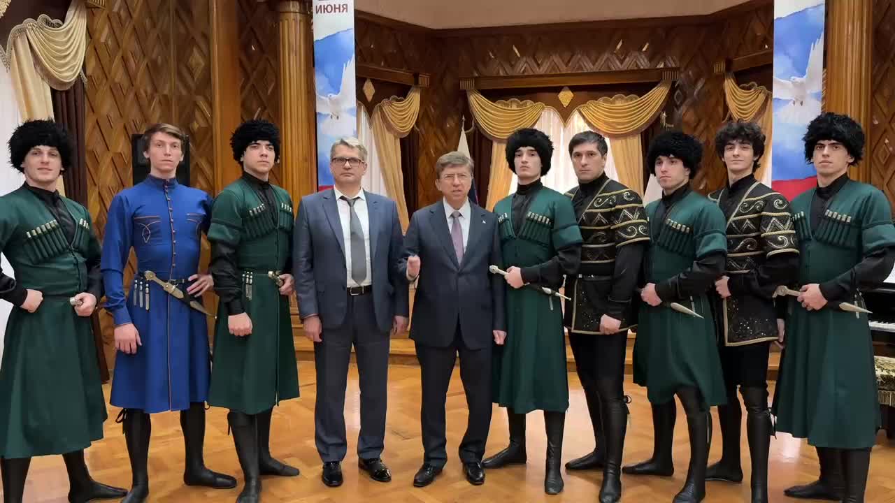 Ансамбль 'Лезгинка' возвращается из Ирана и покоряет Москву на форуме 'Путешествуй'