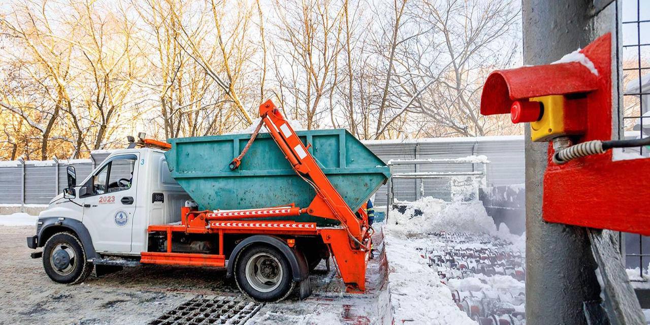 Снегосплавные пункты столицы готовы к работе Специалисты тщательно проверили системы и конструкции сооружений Предстоящей зимой в столице будут работать более 50 стационарных снегосплавных пунктов их общая мощность позволяет утилизировать около 650 тысяч кубометров снега в сутки