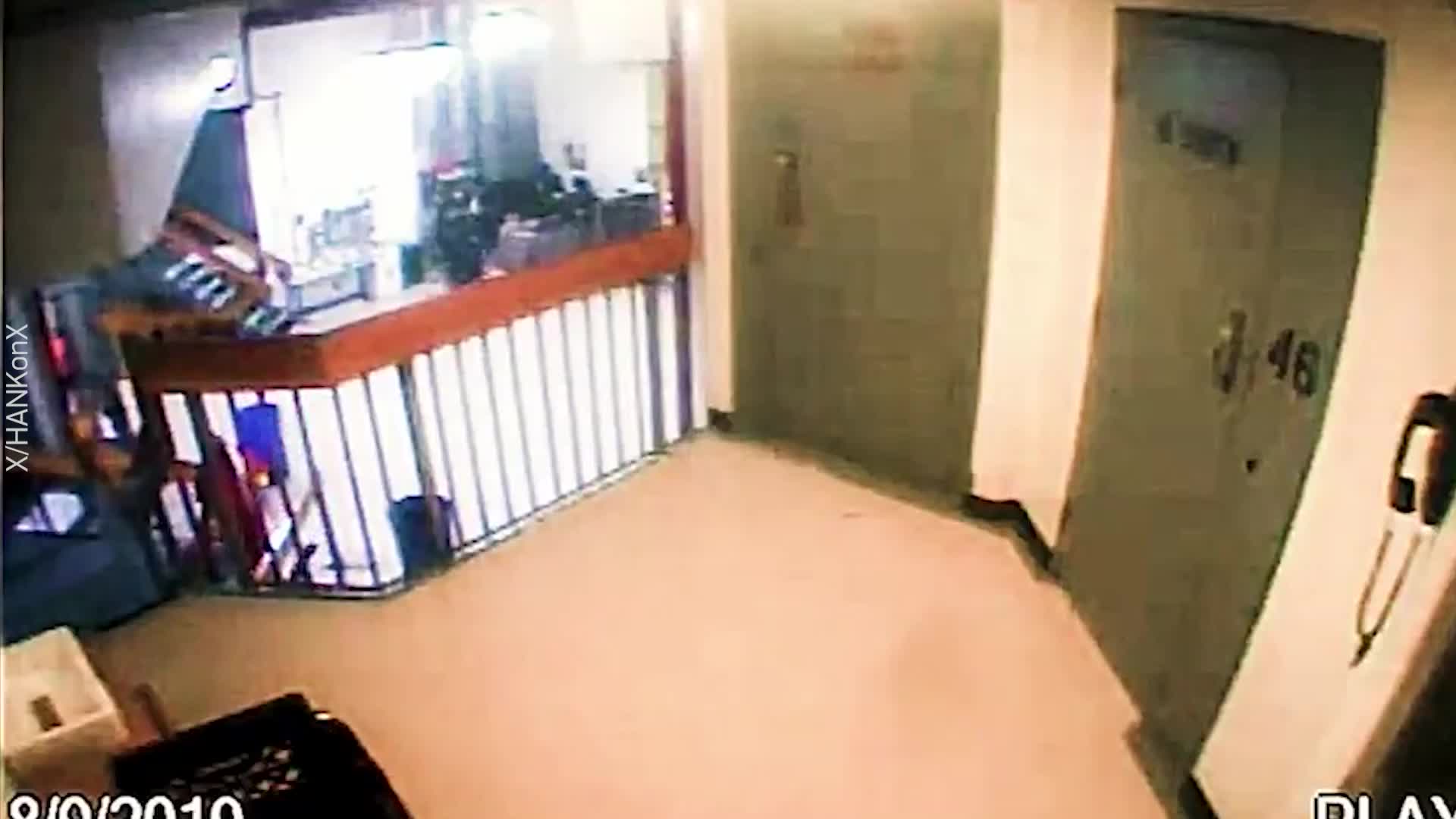 ФБР обнаружило пропавшую минуту видео с Эпштейном, что может изменить понимание его смерти