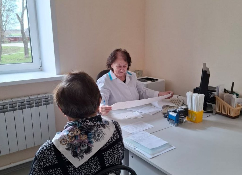 В Бессоновском районе капитально отремонтировали Степановскую амбулаторию В здании заменили окна, двери, системы водоснабжения и водоотведения, выровняли полы и стены. Также обновили системы отопления и вентиляции, что позволило обеспечить комфортные условия как для пациентов, так и для персонала. К лечебному учреждению прикреплено более 1000 местных жителей. Работы проводились в рамках нацпроекта «Продолжительная и активная жизнь», который реализуется по инициативе Президента РФ. #пензенскаяобласть #здравоохранение