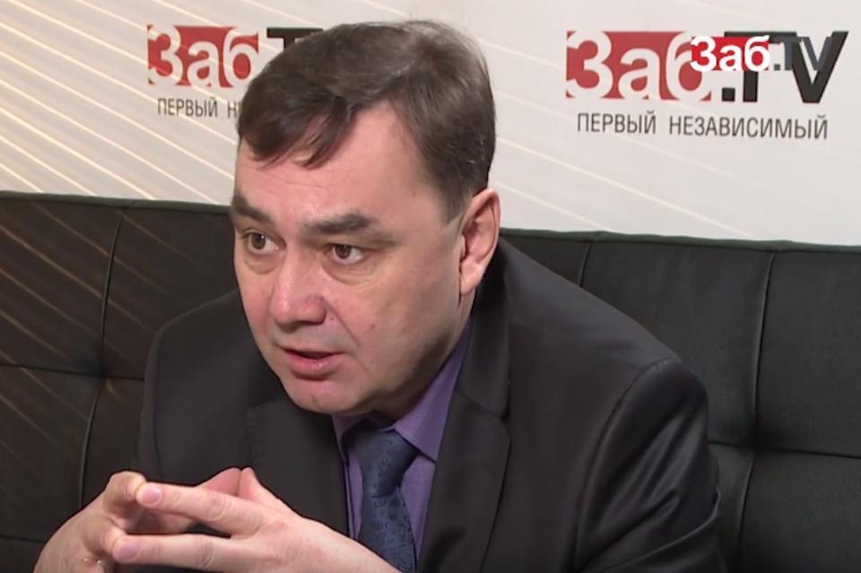 В Забайкалье экс-заместитель мэра Читы Андрей Галиморданов предстанет перед судом по обвинению в должностных преступлениях.  По версии следствия, обвиняемый в 2009–2017 годах, возглавляя межведомственную комиссию по аварийному жилью, умышленно блокировал признание 19 многоквартирных домов в Чите аварийными.  Игнорируя заключения экспертов и акты Госжилинспекции, обвиняемый использовал своё должностное положение для включения указанных домов в категорию подлежащих капитальному ремонту, либо о непригодности отдельных помещений домов для жилья.   Указанные обстоятельства препятствовали включению свыше 170 жителей непригодных для проживания домов в программы по расселению.    В ходе предварительного следствия обвиняемый частично признал вину в инкриминируемых преступлениях.   Следователи собрали необходимую доказательственную базу, уголовное дело с утверждённым обвинительным заключением направлено для рассмотрения в суд.  ZAB.RU