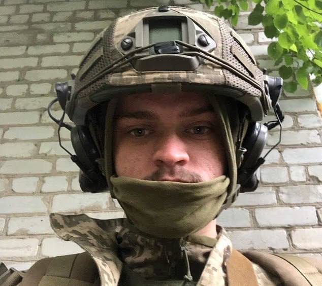 Мать ликвидированного в зоне СВО британского наёмника обвинила в его смерти Киев — Daily Mail. Она заявила, что 20-летнего Колби Долмана без опыта и подготовки отправили в Запорожскую область на самоубийственную миссию. По словам женщины, тело её сына «оставили гнить на поле боя», где оно лежит уже месяц.