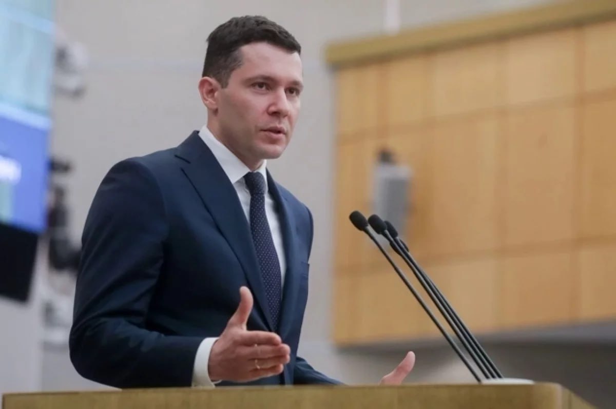 Минпромторг предложил распространить льготный тариф страховых взносов в 7 6 на всю легкую промышленность заявил глава ведомства Антон Алиханов на парламентских слушаниях в Госдуме в четверг В настоящее время такая льгота действует для IT компаний и компаний радиоэлектронной промышленности а также обрабатывающих производств в сегменте МСП Министр также рассказал о планах по увеличению финансирования субсидии на лизинг оборудования в легпроме до 1 5 млрд рублей после 2026 года Алиханов отметил что главной стратегической целью для легкой промышленности является достижение доли в 50 на внутреннем рынке к 2035 году Топ Бизнес Подписаться в MAX