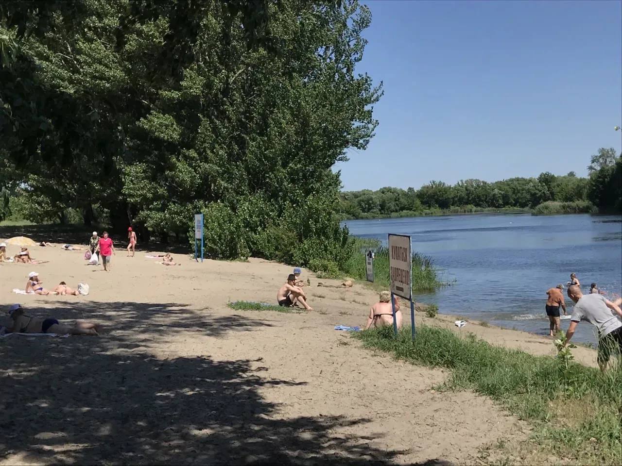Три пляжа в Старом Осколе — на реке Оскол ул. 17 Героев , на реке Осколец м-н Весенний и на реке Убля село Воротниково — не прошли проверку Роспотребнадзора из-за несоответствия санитарным правилам.