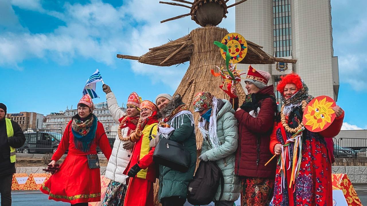 Блины огонь и рев моторов Уфа встречает Масленицу на широкую ногу 20 февраля в городе пройдут масленичные гуляния с сюрпризом кроме традиционного сжигания чучела и гор блинов гостей ждет настоящая мотовыставка   Что будет народные игры и конкурсы ярмарка ремесленников концерт от артистов Городского Дворца культуры блины много блинов и конечно огненный финал сжигание чучела Где школа 18 ул Мубарякова 20 1 Когда 20 февраля начало в 16 00 Mkset Читайте нас в MAX
