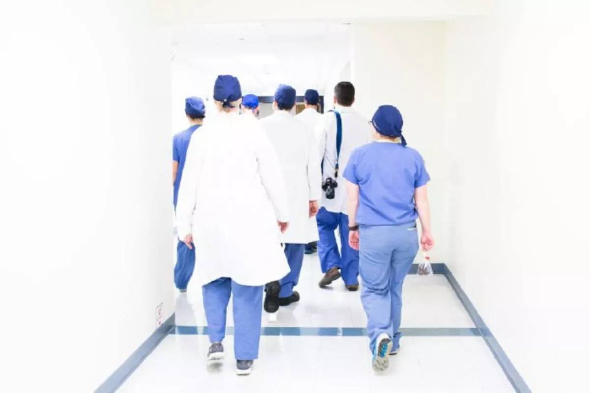 Новый многопрофильный медицинский центр построят в Краснодарском крае Медицинский клинический центр станет частью Научно технологического кампуса Сириус и сосредоточится на лечении пациентов с онкологией В новом учреждении будет работать стационар для взрослых и детей оснащенный передовым диагностическим оборудованием Клинический центр будет предлагать пока неизлечимым больным с онкологическими и наследственными заболеваниями экспериментальные препараты и технологии дающие шанс на исцеление Кубанские Новости   Мы в MAX