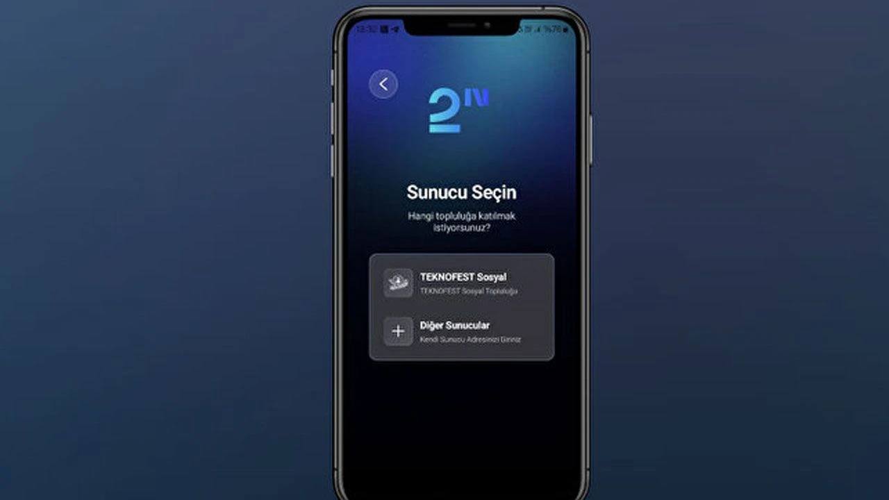 NEXT Teknofest Sosyal заняло первое место в App Store   Турецкое приложение для социальных сетей NEXT Teknofest Sosyal заняло первое место в списке самых популярных в категории «Социальные сети» в App Store.    В списке бесплатных приложений оно стало самым скачиваемым за последнее время. В настоящее время число активных пользователей составляет 80 000.   NEXT Teknofest Sosyal — это турецкая социальная медиа-платформа, на которой пользователи могут делиться новостями, технологиями, информацией о жизни и актуальных событиях.   Кроме того, пользователи могут использовать турецкую языковую модель  LLM  T3AI, разработанную в совместно Фондом «Технологическая команда Турции»  T3 Vakfı  с компанией Baykar.     Наш канал ТРТ на русском также представлен на этой популярной платформе.   Наши подписчики могут следить за актуальными новостями в области технологий и значимыми событиями.    Переходите по ссылке, регестрируйтесь, подписывайтесь        Информация по теме: Первая турецкая большая языковая модель T3AI    Будьте в курсе последних новостей с «TRT на русском»