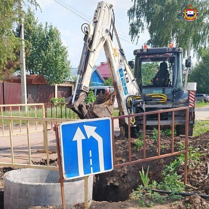 В Саранске завершается реконструкция водопроводной сети по улице Мичурина На участке от ул. Тельмана до ул. Маринина заменили 440 метров трубопровода и запорную арматуру. Установлено 8 железобетонных колодцев и 2 новых пожарных гидранта. Почти для 2000 жителей города качество холодного водоснабжения станет лучше! Позитивные перемены стали возможными благодаря производственной программе «Саранскгорводоканала». Фото: Саранскгорводоканал #Мордовия