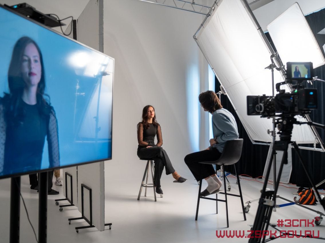 Креативному бизнесу Приморья налоговые льготы В Приморском крае расширили перечень предпринимателей которые смогут платить пониженный налог по УСН Соответствующие поправки депутаты поддержали на январской сессии ЗСПК Что меняется с 2026 года Для отдельных сфер креативных индустрий налоговая ставка снизится вдвое 3 при налогообложении доходов 7 5 при доходах минус расходы Льгота будет доступна бизнесу работающему в сферах производство игр и игрушек издание газет кино видео и телепроизводство деятельность художественных галерей ℹ Сегодня в крае работает 133 таких предприятия в 2026 году их число может вырасти до 148 Власти рассчитывают что снижение налоговой нагрузки поддержит развитие креативной экономики и создание новых культурных проектов Полностью читайте на нашем сайте Подписывайтесь на новости парламента Приморья