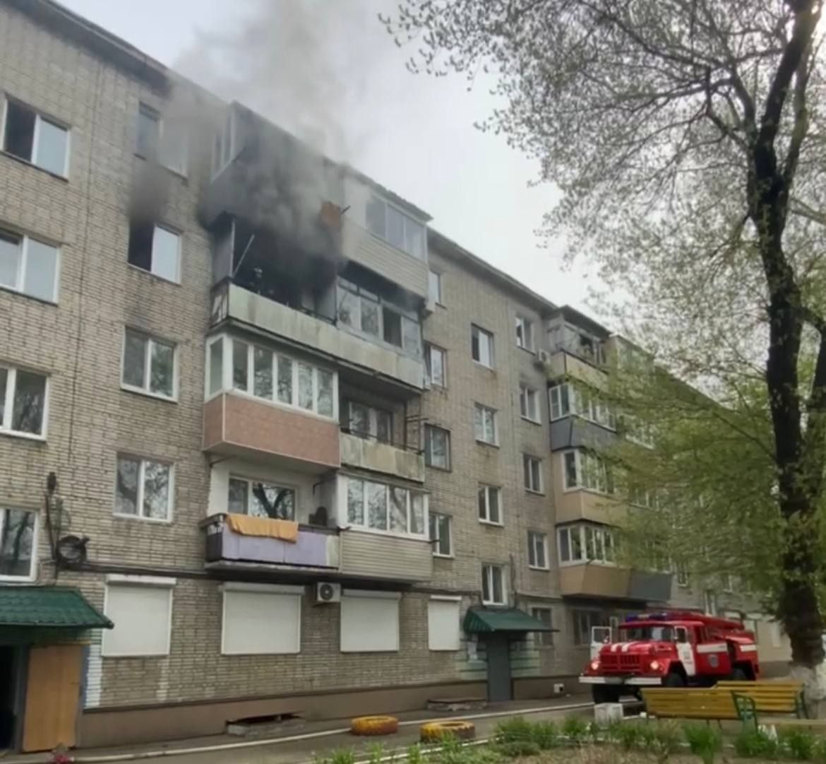 Вчера днем на улице Пушкина в Уссурийске произошло возгорание в многоквартирном доме. По прибытию пожарных в квартире на четвертом этаже горели личные вещи. Огонь был ликвидирован на 20 квадратах. Предварительная причина пожара – неосторожность при курении. Погибших и пострадавших нет.» Прислать новость: Ссылка на Чат