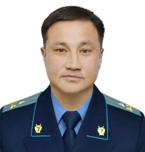 Задержание прокурора Актау в Мангистауской начали служебное расследование Появилась информация что на старшего советника юстиции вернувшегося из отпуска якобы составили административный протокол за плохое поведение Он якобы устроил в аэропорту Алматы пьяный дебош В прокуратуре Мангистауской области сказали что начали служебное расследование