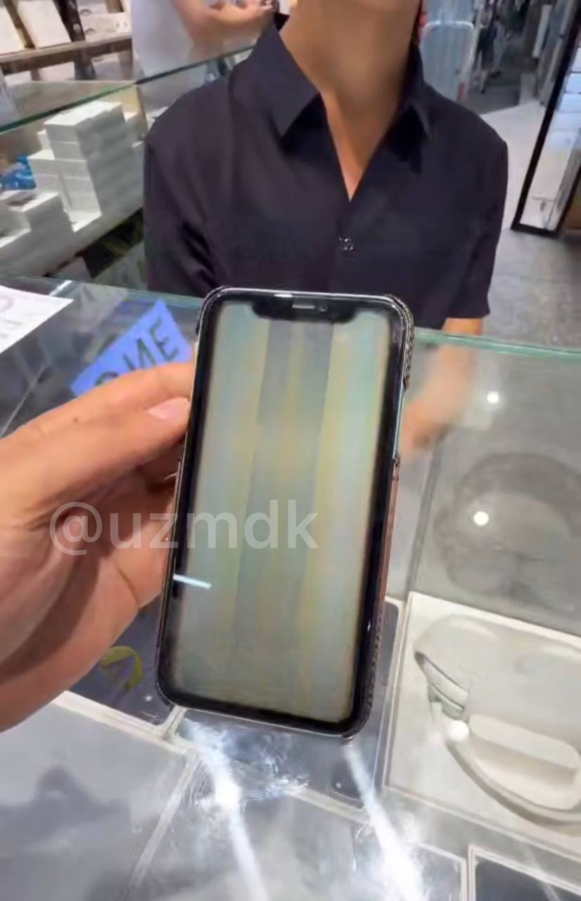 В Ташкенте у некоторых после обновление iPhone превратился в кирпич Пользователи массово жалуются после обновления до iOS 26 на iPhone пропадает сигнал сети Телефон буквально превращается в кирпич ни звонков ни интернета Эксперты советуют воздержаться от установки новой версии и дождаться выхода iOS 26 1 Иначе риск остаться без связи крайне высок Подпишитесь и следите за актуальными новостями на нашем канале telegram me joinchat AAAAAEEdc qam7052mnXKA