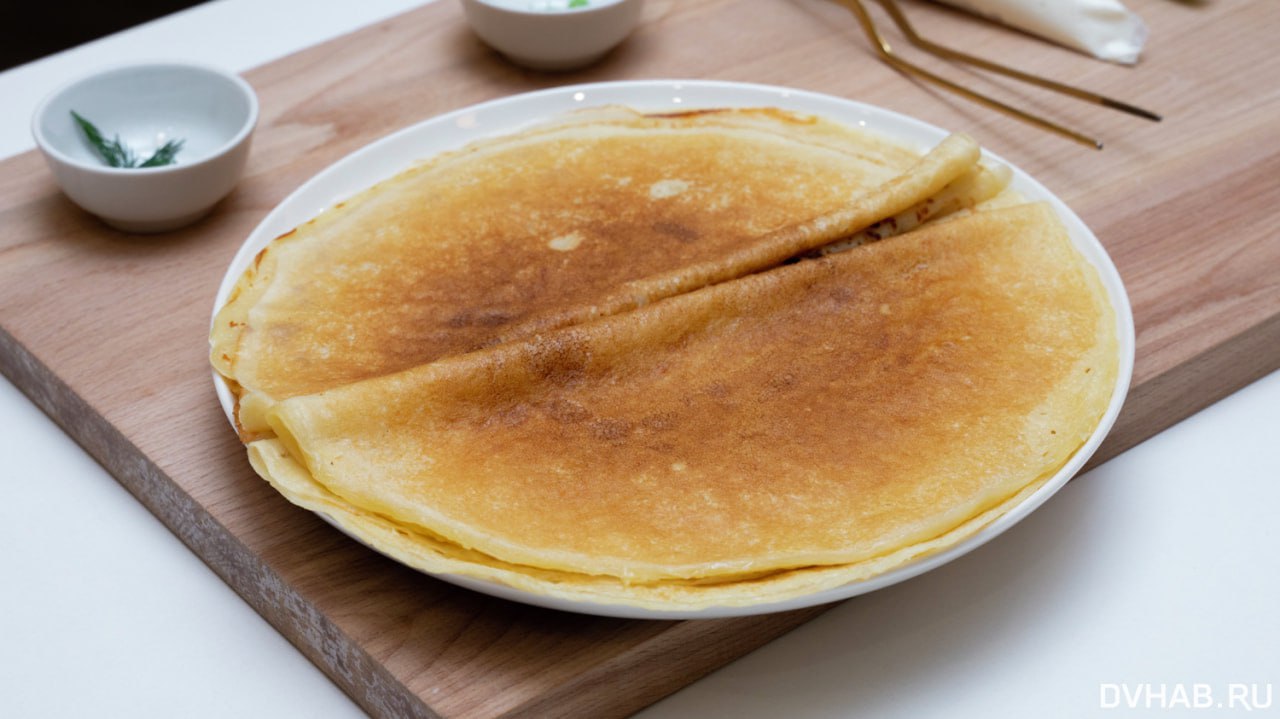 Хинкали из блинов и многое другое в кафе и ресторанах Хабаровска началась Масленичная неделя С 16 по 22 февраля в хабаровских кафе и ресторанах проходит Масленичная неделя Гостей постараются удивить авторским блинным меню с гастрономическими изысками Главные его особенности креативные начинки тематические подачи и обязательное использование традиционных блинов в новом современном формате Кулинарный обозреватель DVHAB изучил предложения кафе и ресторанов на Масленичной неделе Прочитать статью полностью Подписаться на DVHAB   Написать в DVHAB