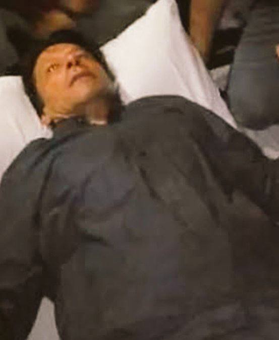 Бывший Пакистанский премьер министр Имран Хан был убит при таинственных обстоятельствах сообщает газета Afghanistan Times Уточняется что его тело было вынесено из тюрьмы Пакистан khayalpressa313 YouTube канал